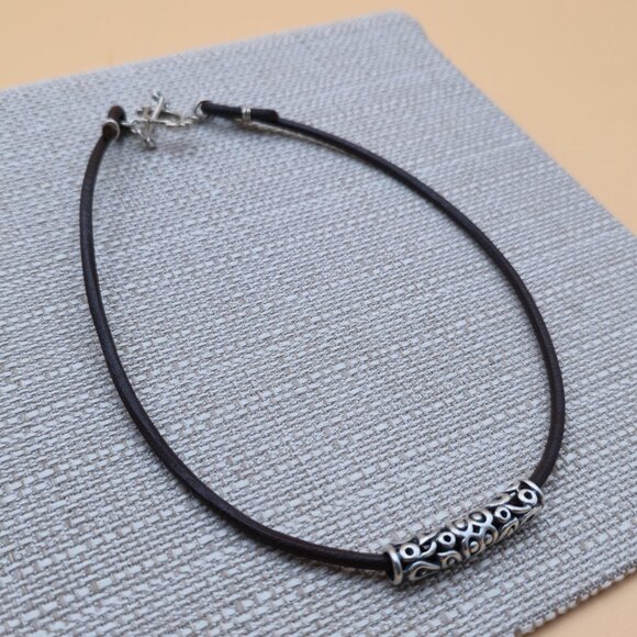 16 Inch Sterling Silver & Leather Unique Floral Pendant Necklace B690 - Picture 2 of 6